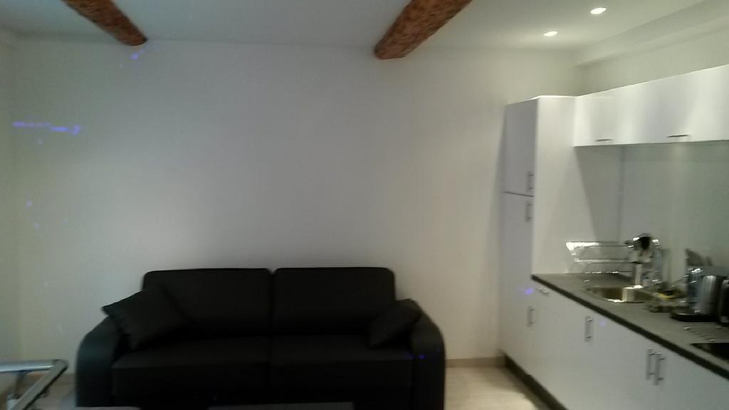 Safranier Townhouse Apartment อองทีบส์ ห้อง รูปภาพ