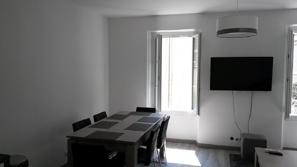 Safranier Townhouse Apartment อองทีบส์ ห้อง รูปภาพ