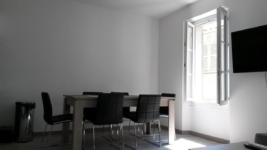 Safranier Townhouse Apartment อองทีบส์ ห้อง รูปภาพ