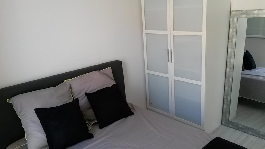 Safranier Townhouse Apartment อองทีบส์ ห้อง รูปภาพ