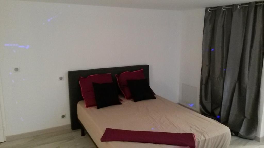 Safranier Townhouse Apartment อองทีบส์ ห้อง รูปภาพ