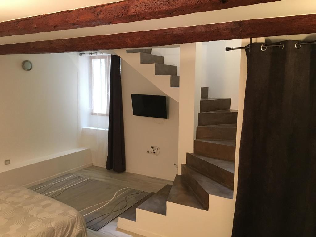Safranier Townhouse Apartment อองทีบส์ ภายนอก รูปภาพ