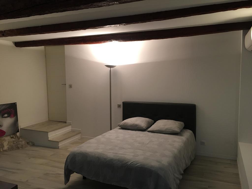 Safranier Townhouse Apartment อองทีบส์ ภายนอก รูปภาพ