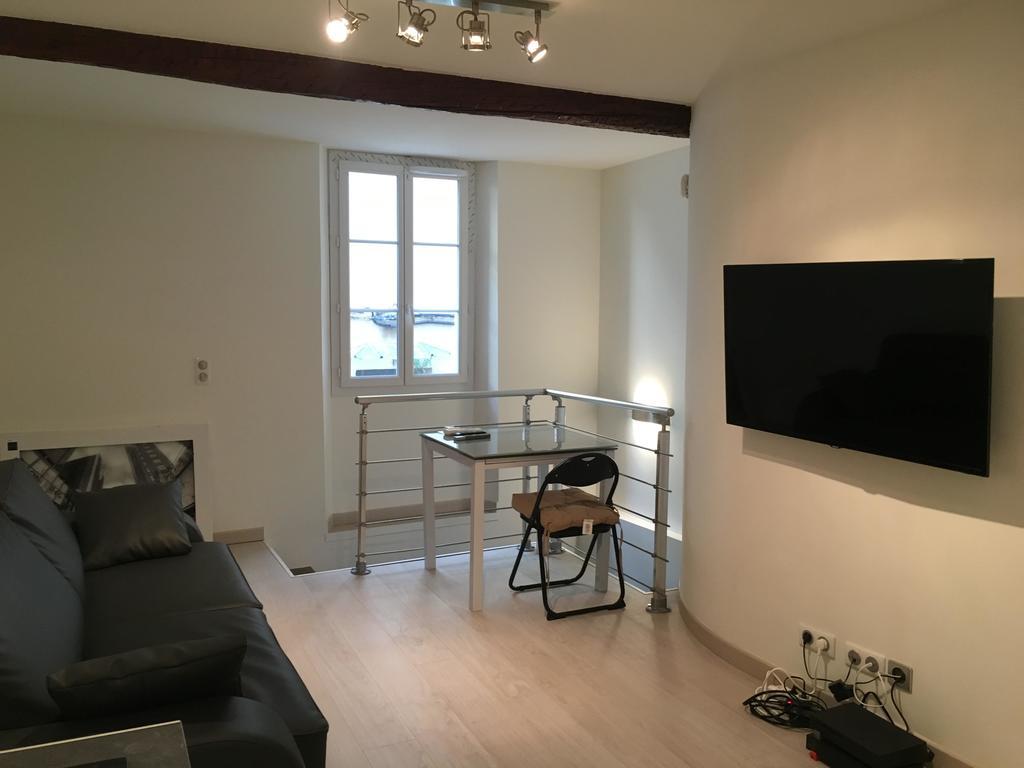 Safranier Townhouse Apartment อองทีบส์ ภายนอก รูปภาพ