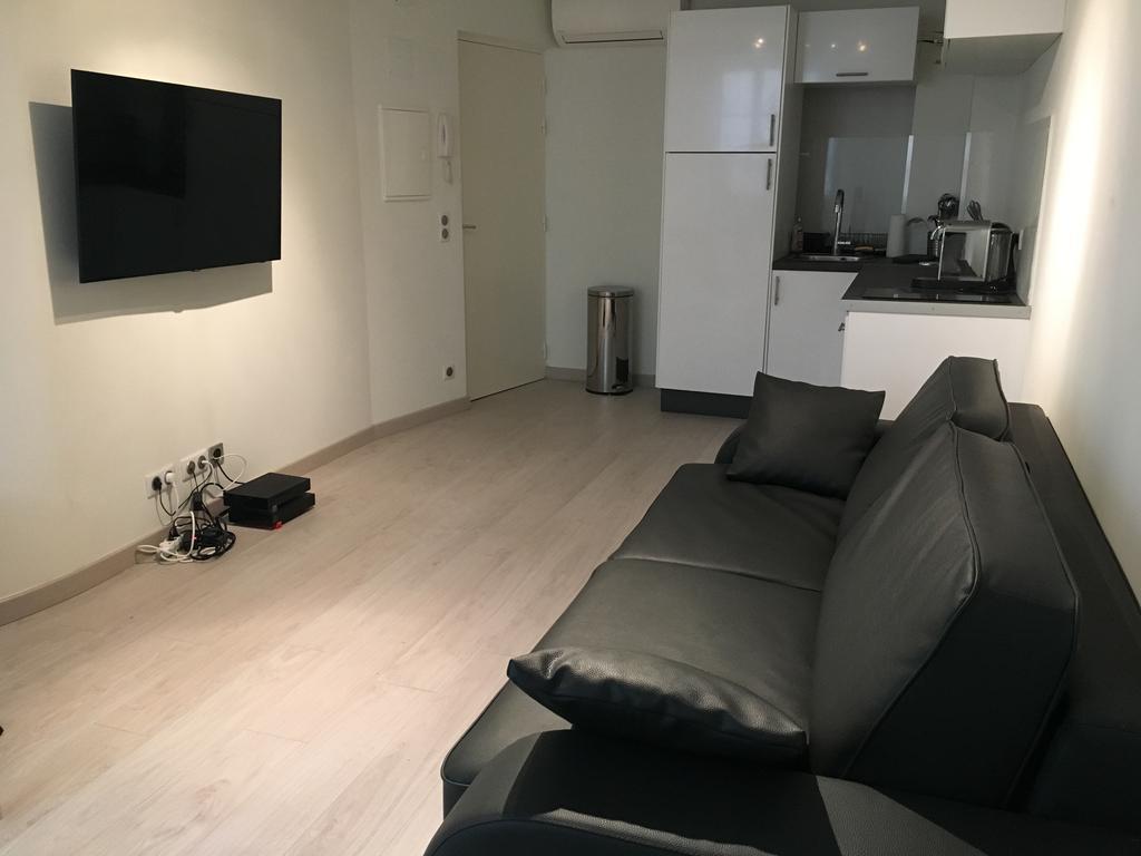 Safranier Townhouse Apartment อองทีบส์ ภายนอก รูปภาพ
