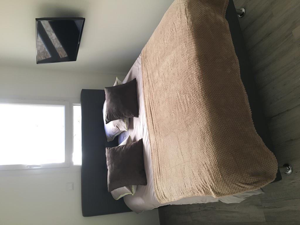 Safranier Townhouse Apartment อองทีบส์ ภายนอก รูปภาพ