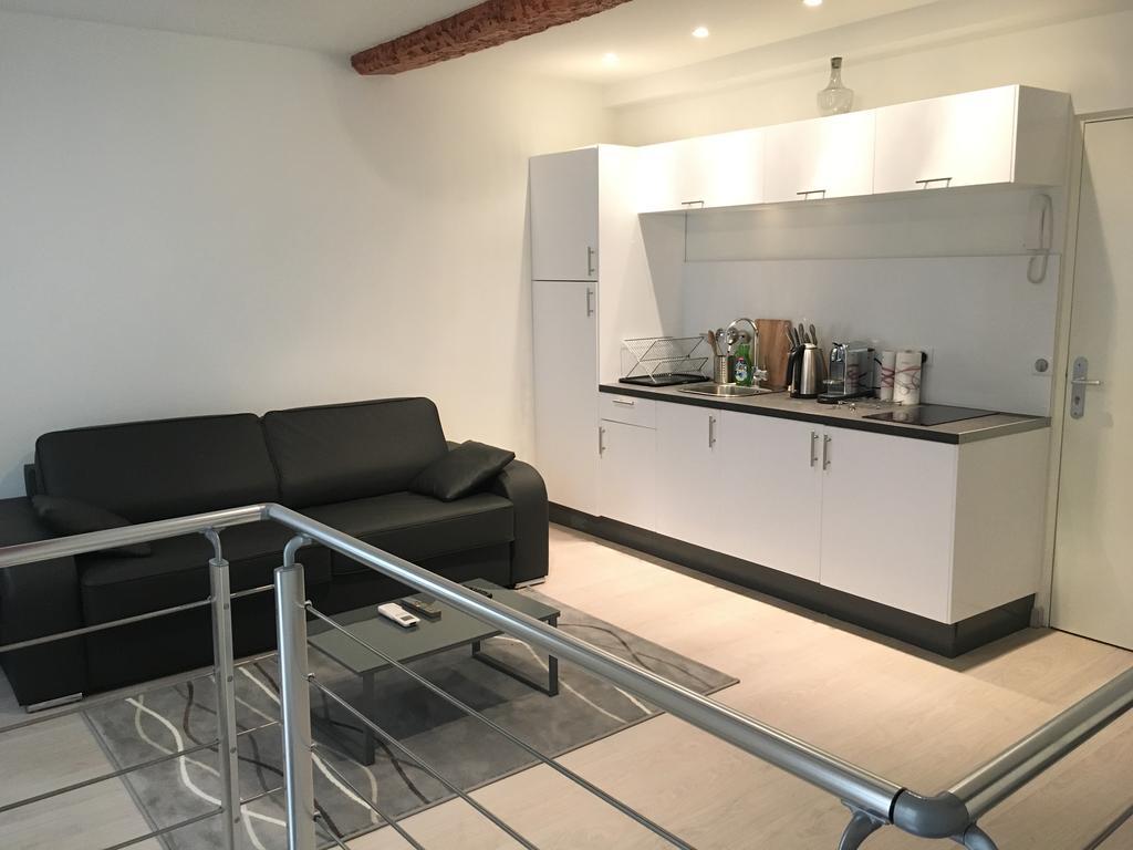Safranier Townhouse Apartment อองทีบส์ ภายนอก รูปภาพ