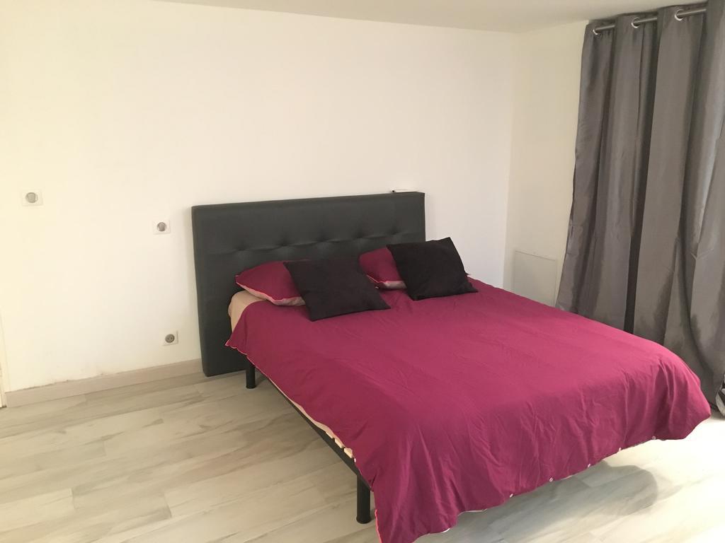 Safranier Townhouse Apartment อองทีบส์ ภายนอก รูปภาพ