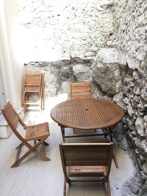 Safranier Townhouse Apartment อองทีบส์ ภายนอก รูปภาพ